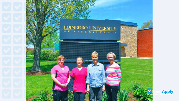 Foto de la Edinboro University #11