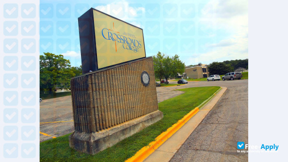 Foto de la Crossroads College #10