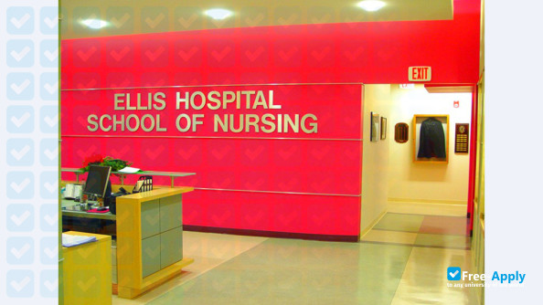Foto de la Ellis School of Nursing #10