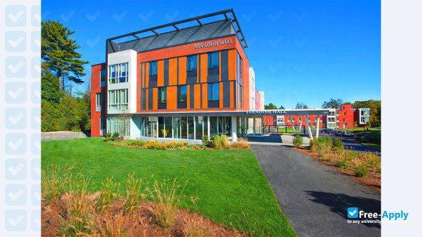 Endicott College photo #8