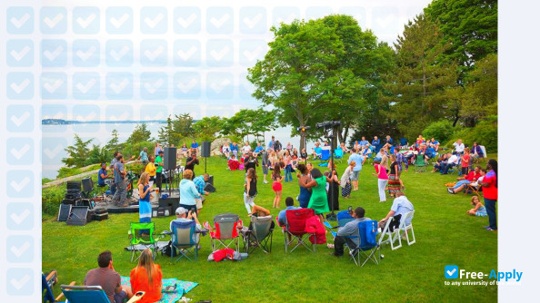 Endicott College photo #6