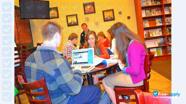 Crown College (Tennessee) photo #6