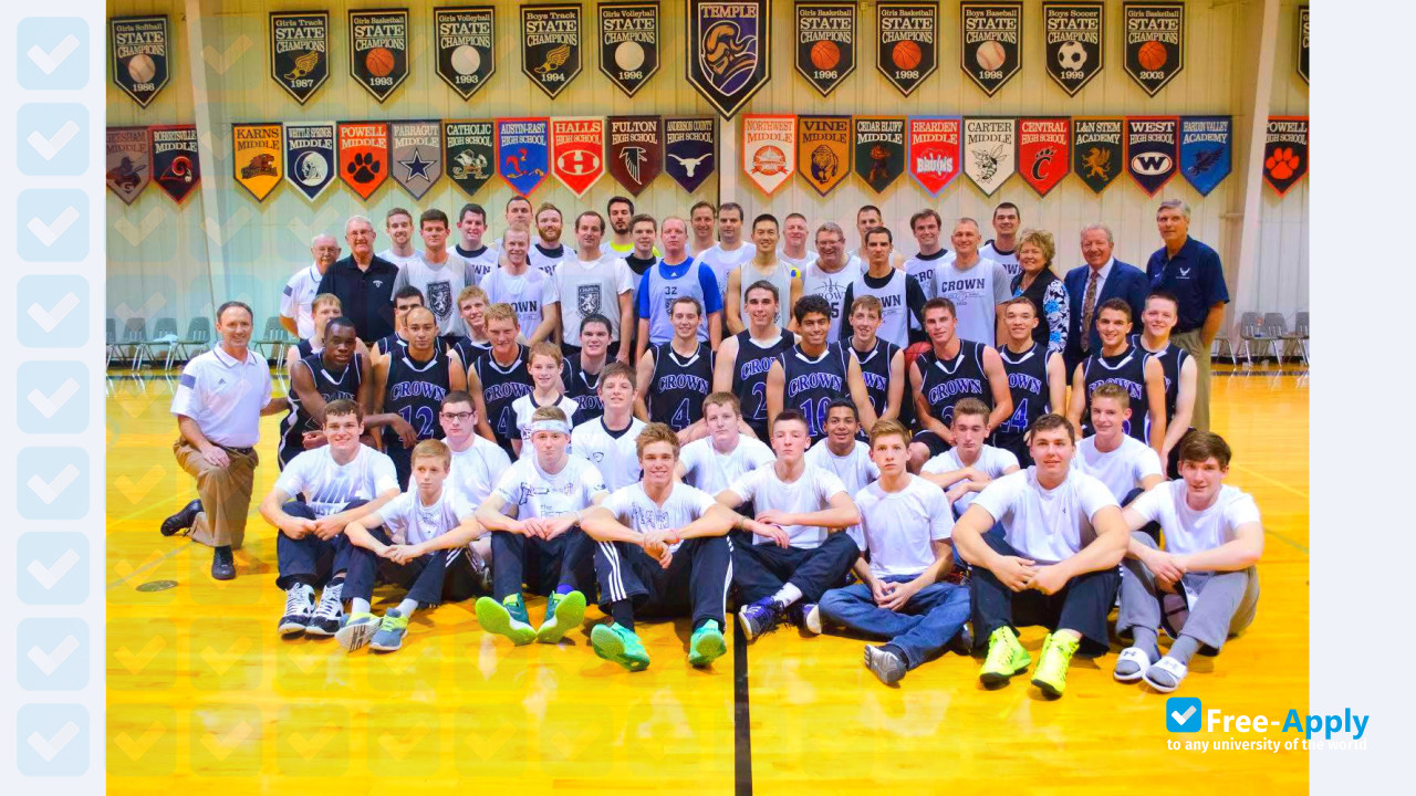 Crown College (Tennessee) photo #2