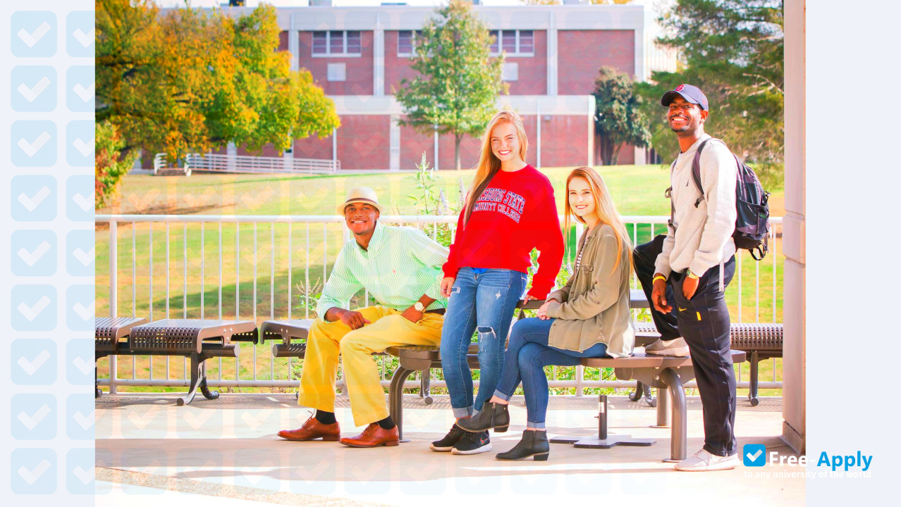 Photo de l’Dyersburg State Community College #7