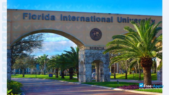 Florida International University фотография №6