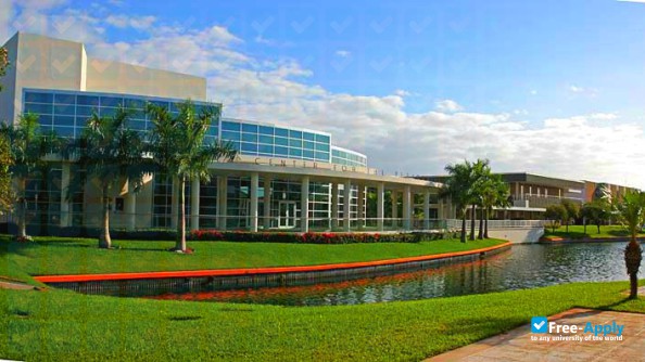 Florida Memorial University фотография №10