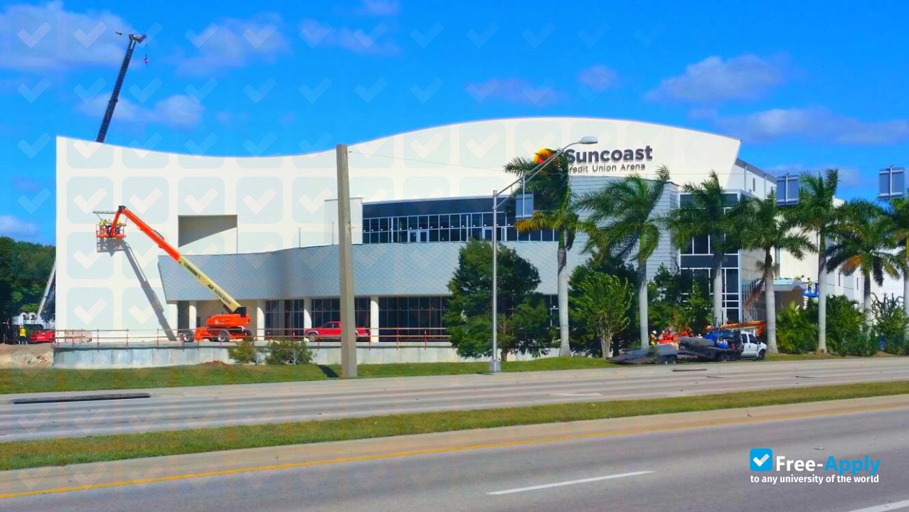 Florida SouthWestern State College photo #6