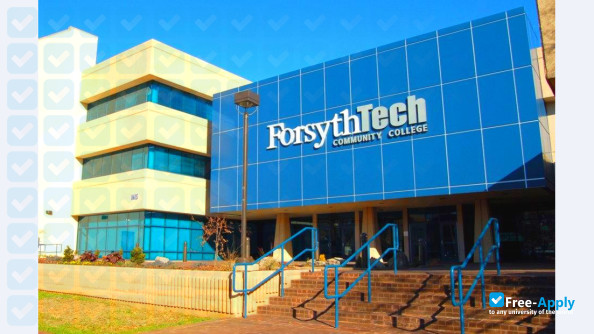 Forsyth Technical Community College фотография №2