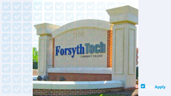 Forsyth Technical Community College фотография №3