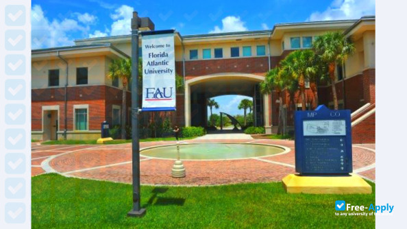 Indian River State College photo #8