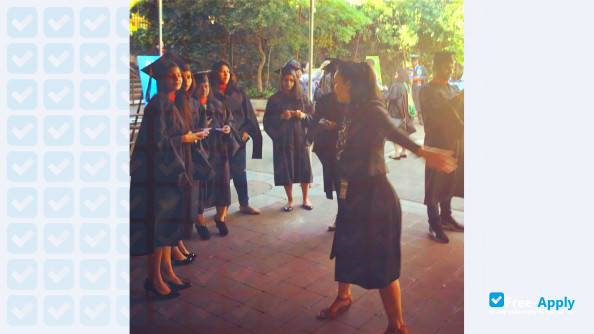 Foto de la International Technological University #6