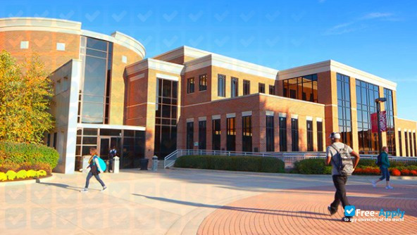 Indiana Wesleyan University photo #3