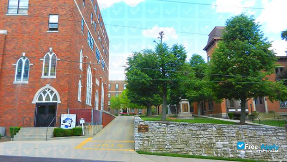 Foto de la God's Bible School and College #4