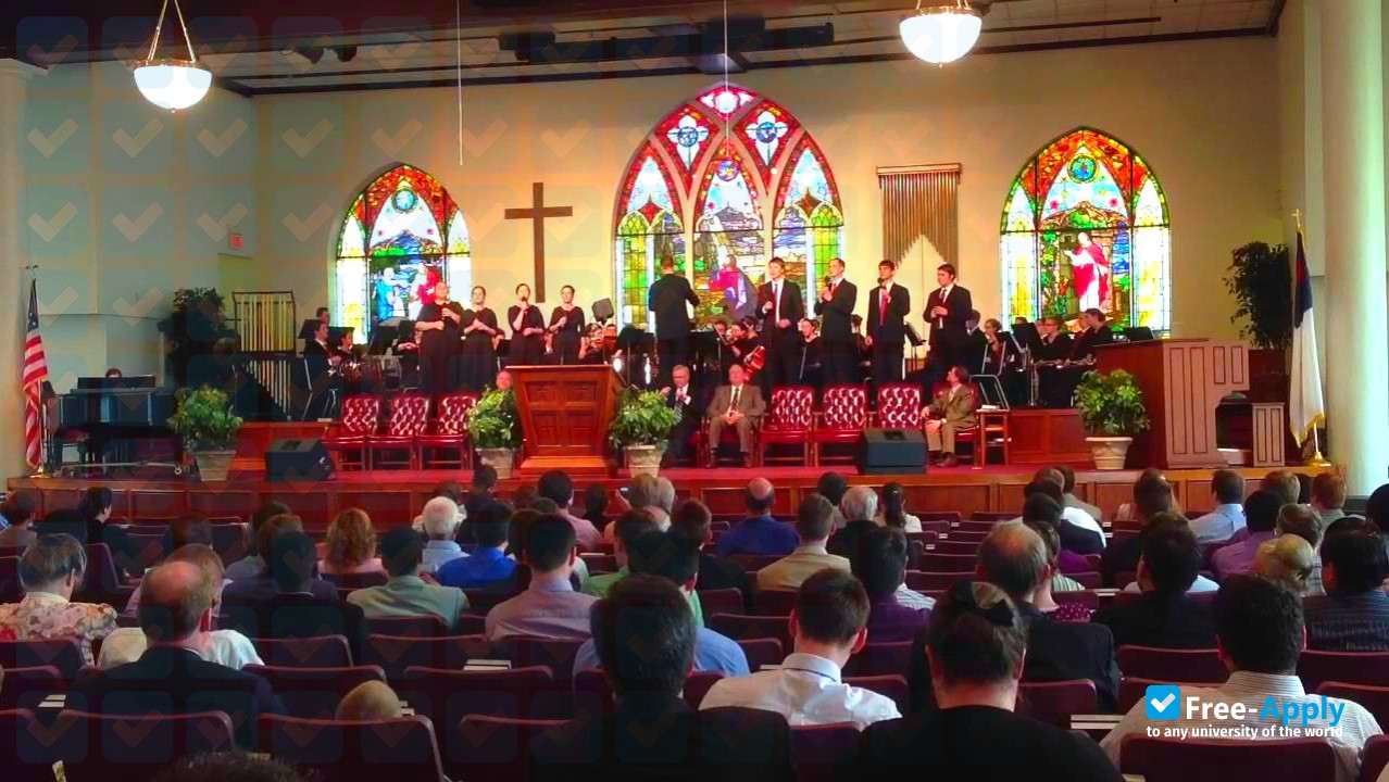 Foto de la God's Bible School and College #5