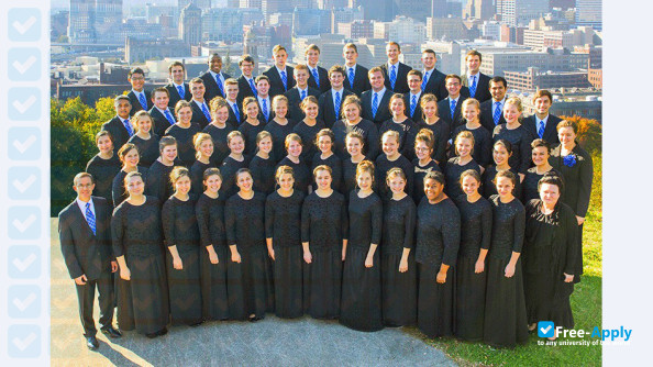 Foto de la God's Bible School and College #7