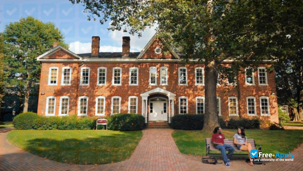 Guilford College фотография №4