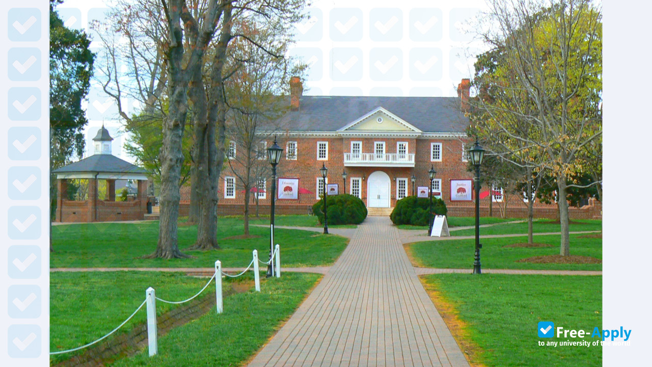 Guilford College фотография №5