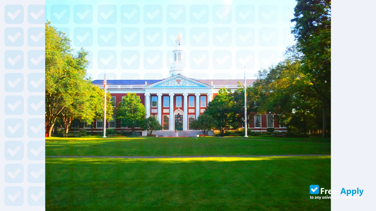 Harvard Business School фотография №3