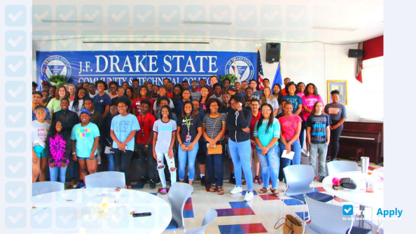Foto de la J. F. Drake State Technical College #10