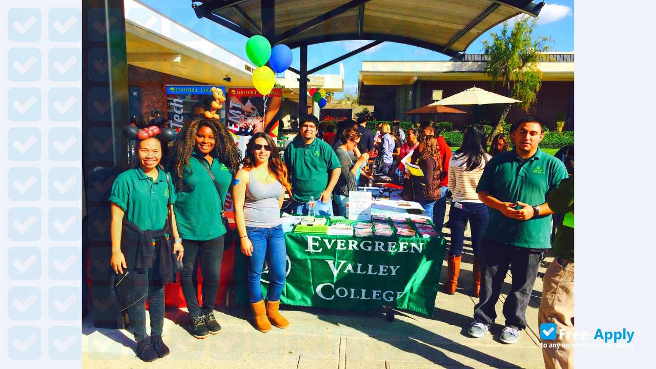 Evergreen Valley College фотография №6