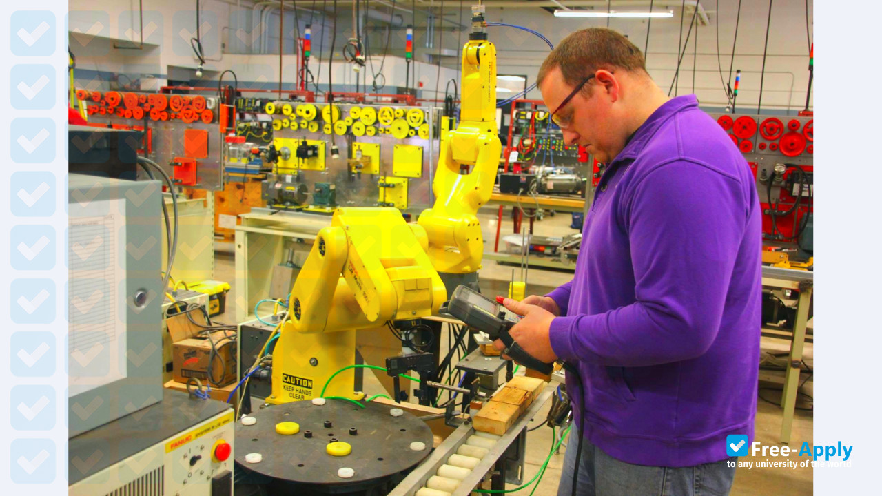 Hawkeye Community College photo #12