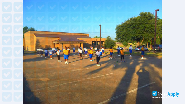 Foto de la Jarvis Christian College #1