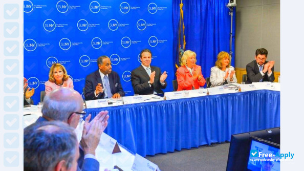 Farmingdale State College SUNY photo #1