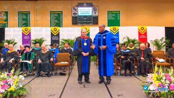 Farmingdale State College SUNY photo #5