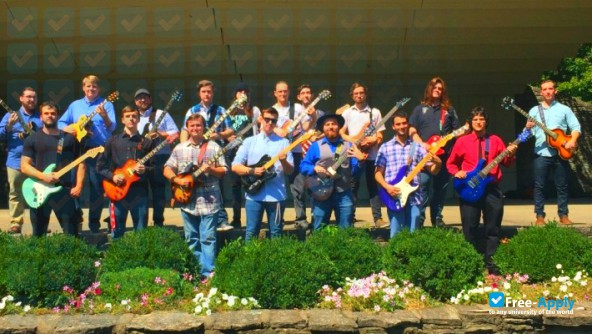 Eastern Kentucky University photo #8