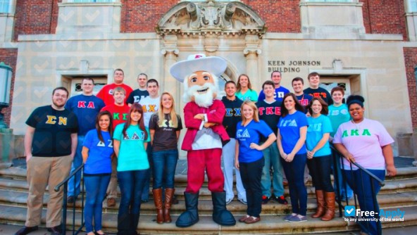 Eastern Kentucky University photo #3