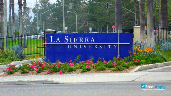 La Sierra University фотография №2