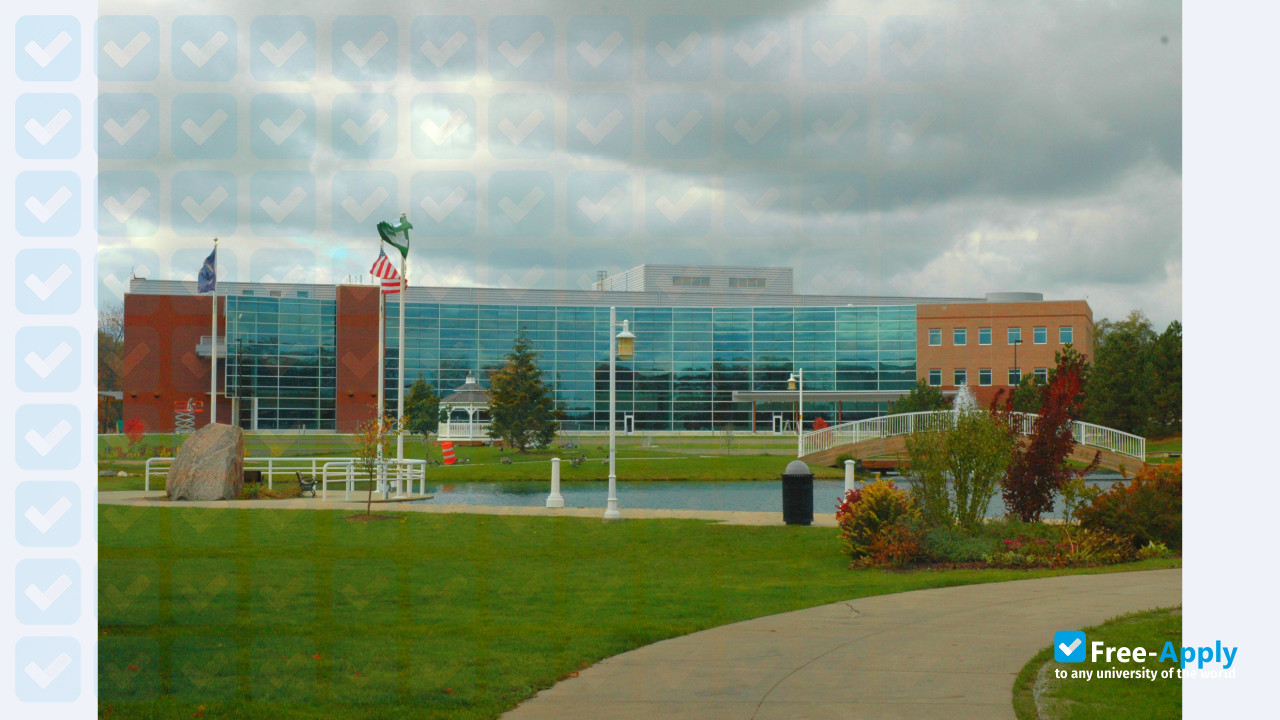 Eastern Michigan University фотография №7