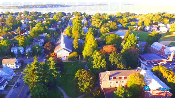 Eastern Nazarene College photo #5