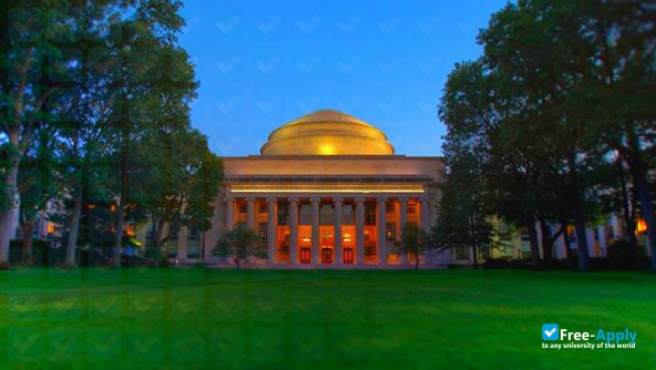 Massachusetts Institute of Technology photo #9