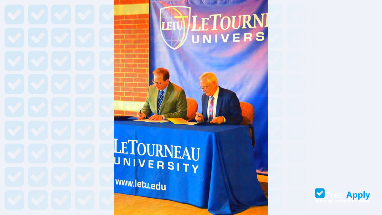 Letourneau University фотография №11