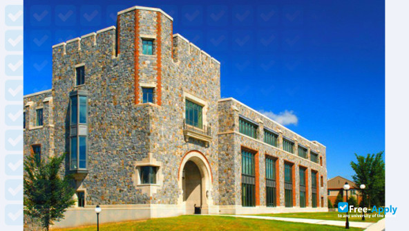 Foto de la Marist College #4