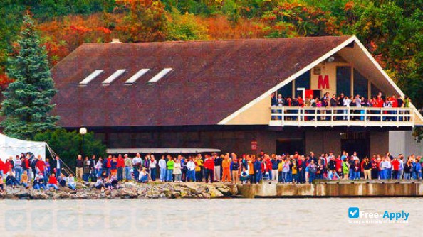 Foto de la Marist College #8