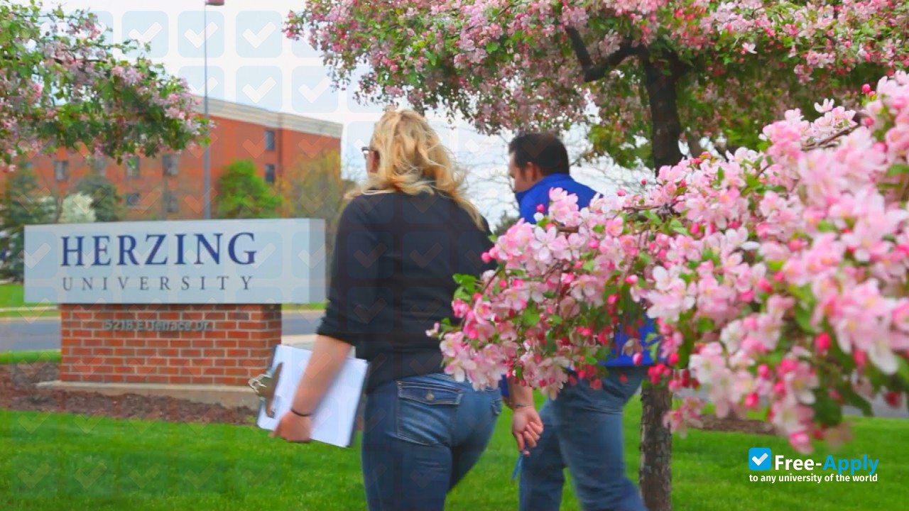 Foto de la Herzing University #2