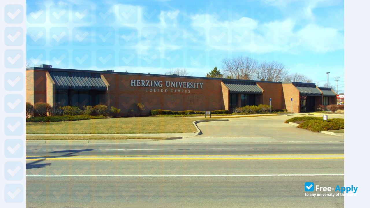 Foto de la Herzing University #4