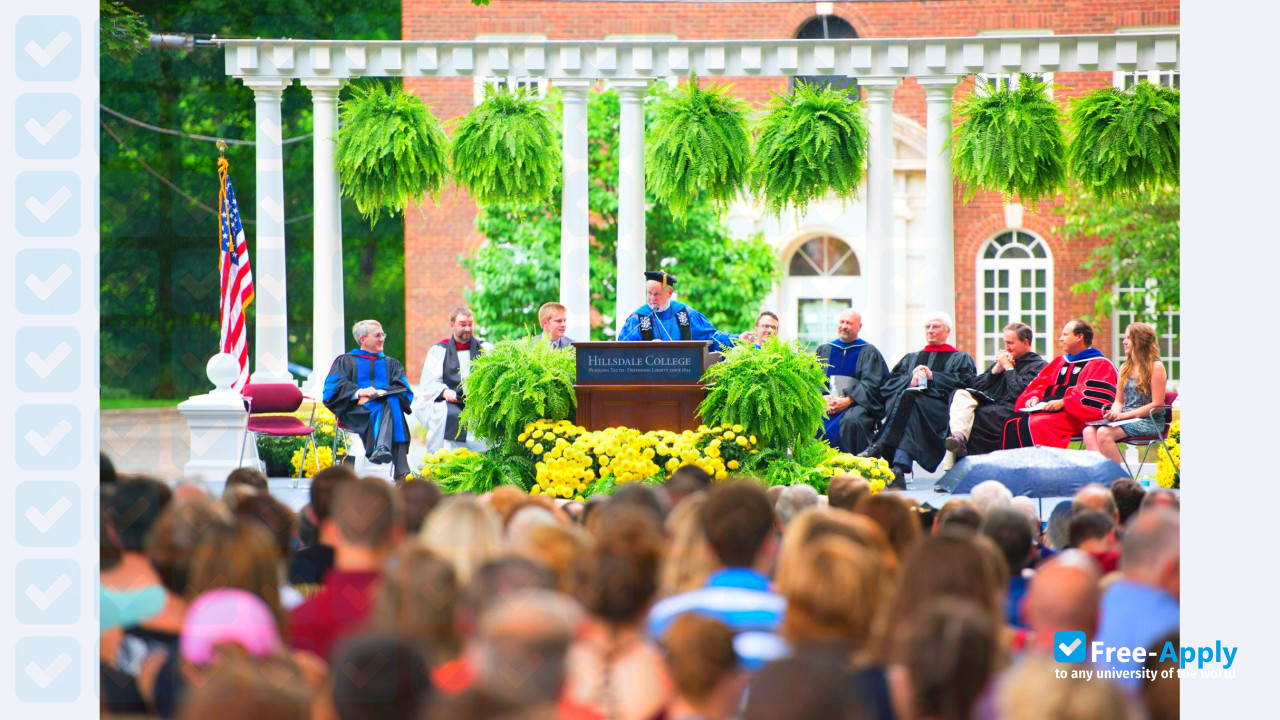 Hillsdale College photo #6