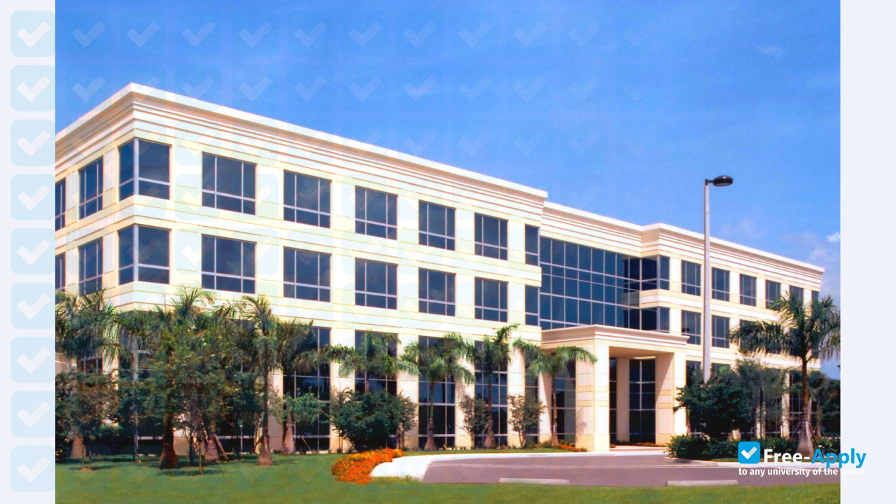 Foto de la Kaplan University #3
