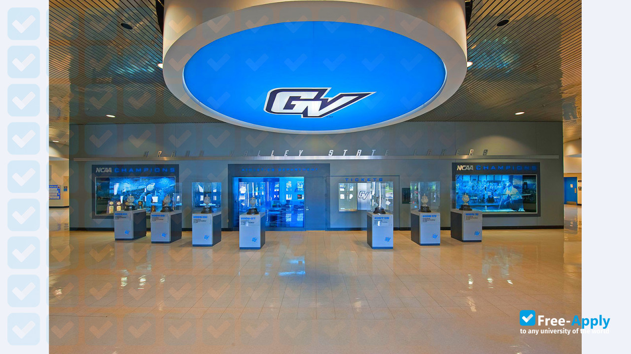 Grand Valley State University photo #3
