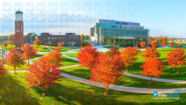 Grand Valley State University photo #9