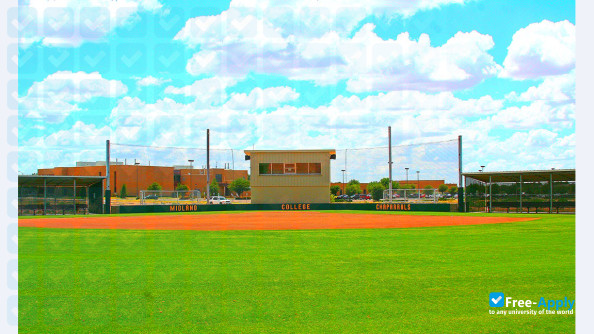 Midland College photo #7