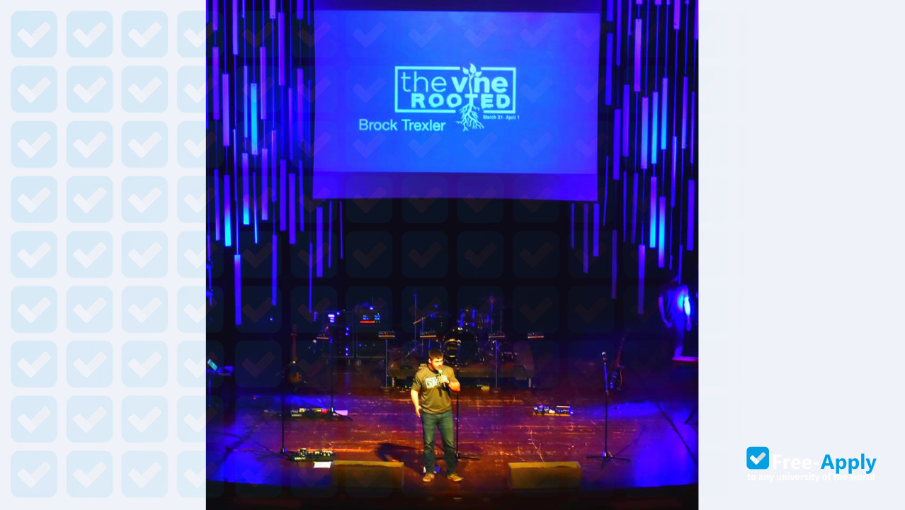 Photo de l’Lincoln Christian University #13