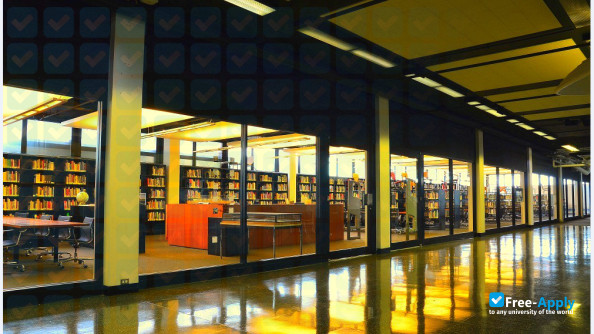 Illinois Institute of Technology photo #4