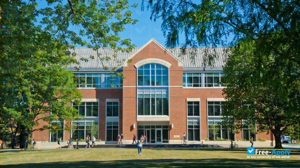 Illinois Wesleyan University photo #5