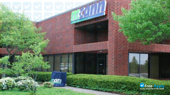 Foto de la McCann School of Business and Technology #9