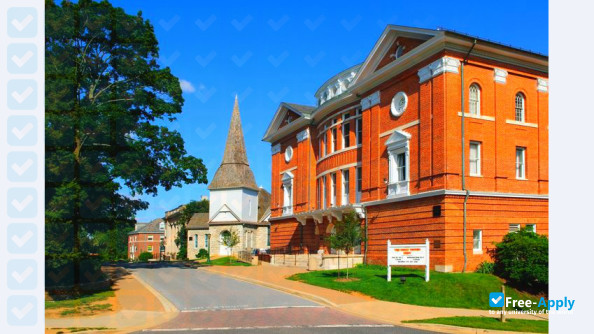 McDaniel College photo #4