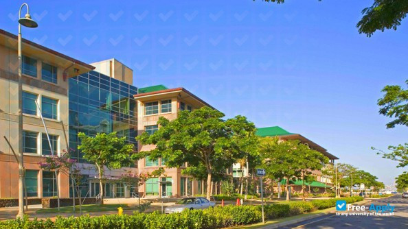 John A Burns School of Medicine photo #6